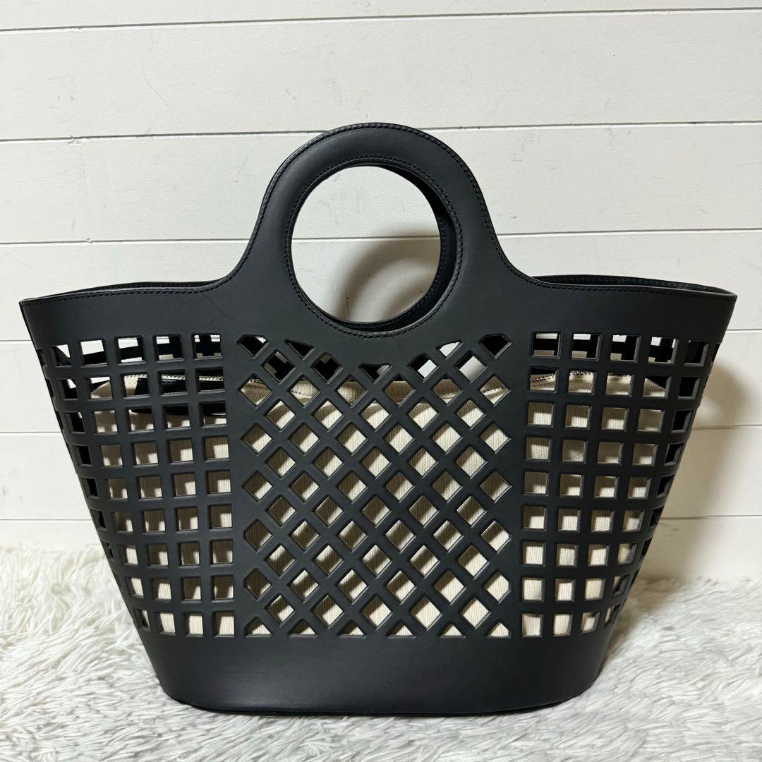 未使用級✨HEREU へリュー　カットアウトバッグ　コルマド　レザー　ブラック