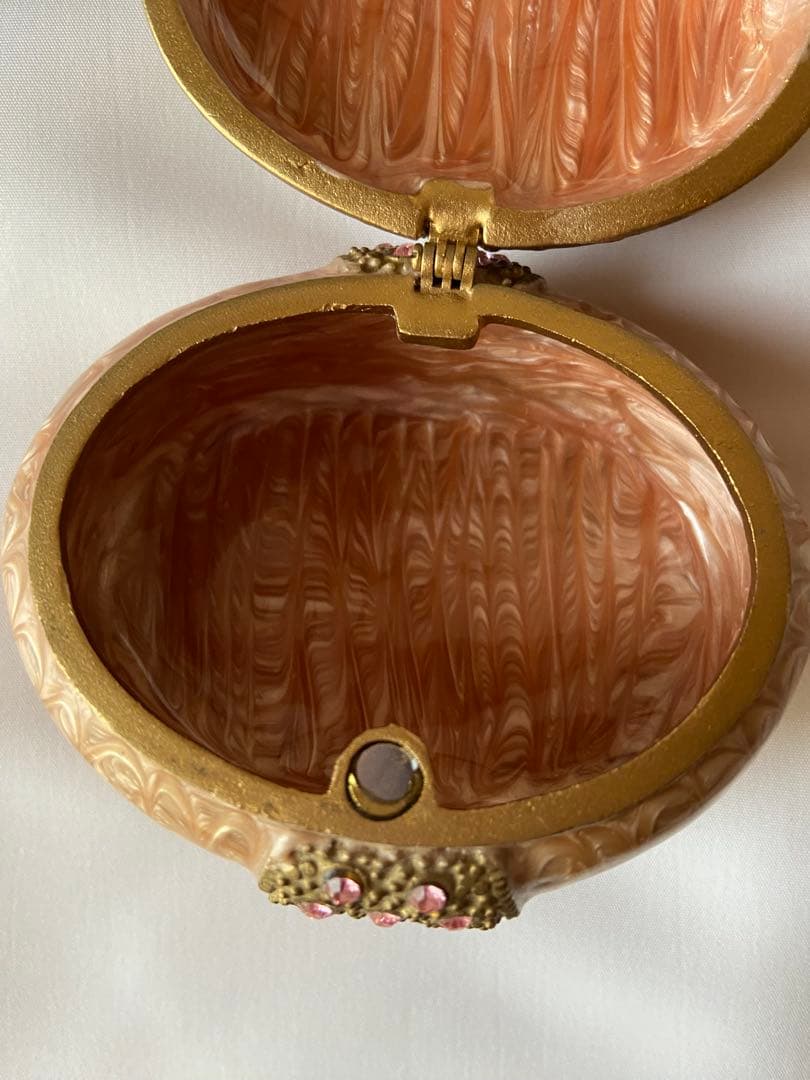 ★超レア★　ハローキティ　リボン型陶器ピンクストーン付小物入れ 　ピンクゴールド