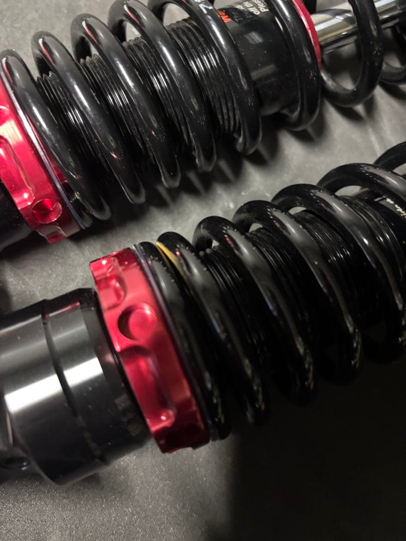 グリファス　サスペンション　赤　KN企画
