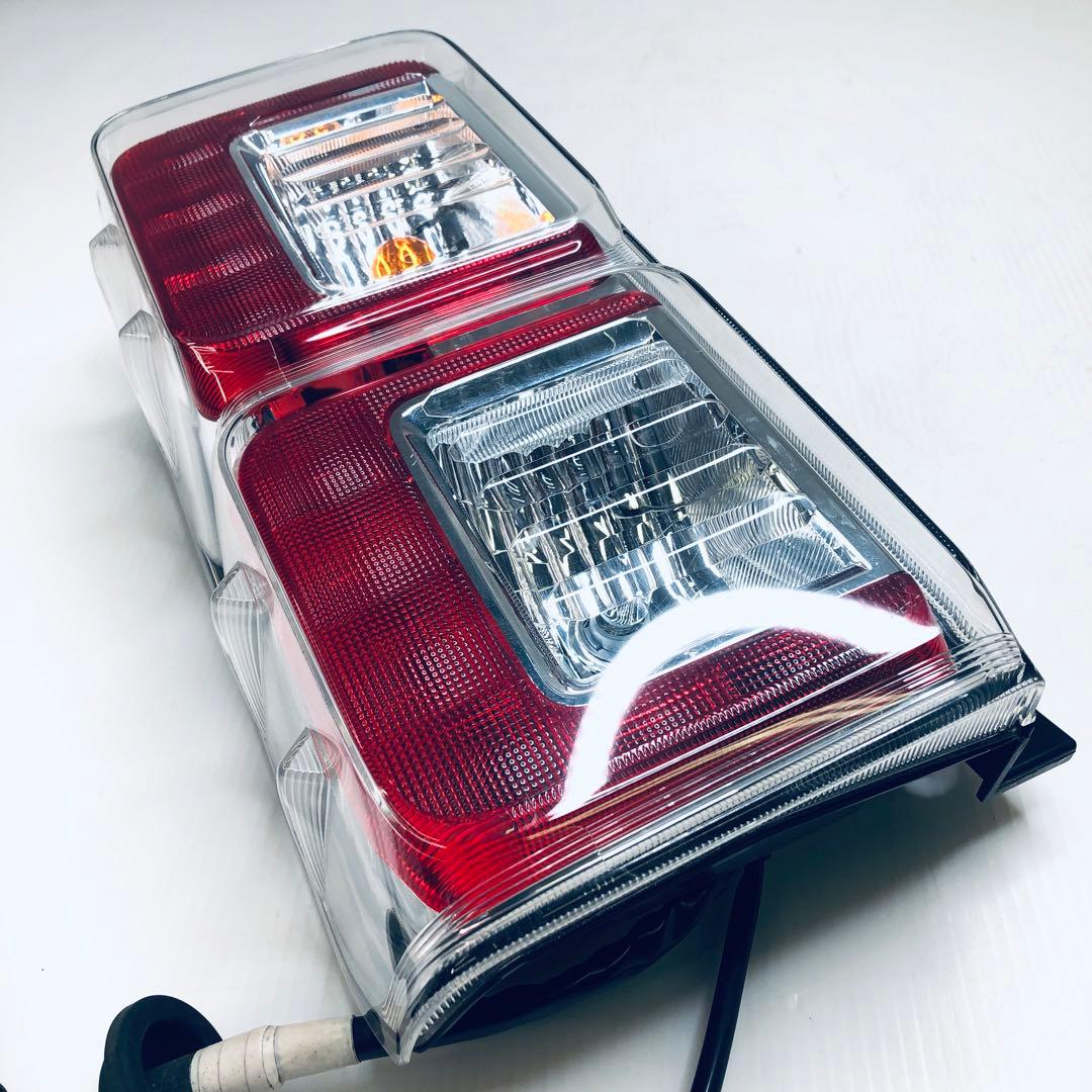 【即納】ウェイク　LA700　LA710　左テールランプ　点灯OK　ピクシスメガ