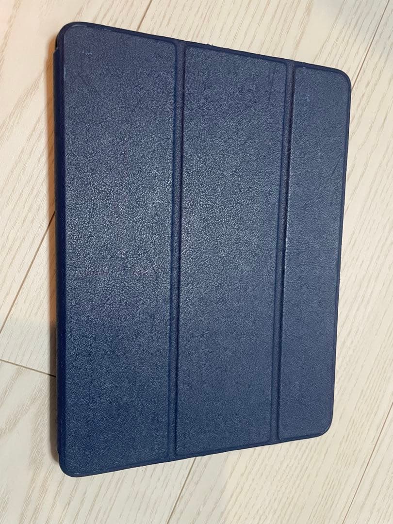 iPad本体(第９世代 64GB シルバー) スリーブケース（ネイビー）付き