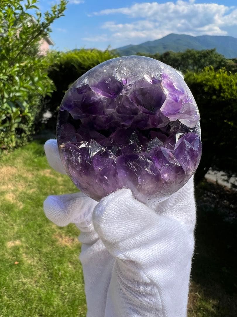 256 アメジストクラスター　丸玉（開口笑）サイズ68mm