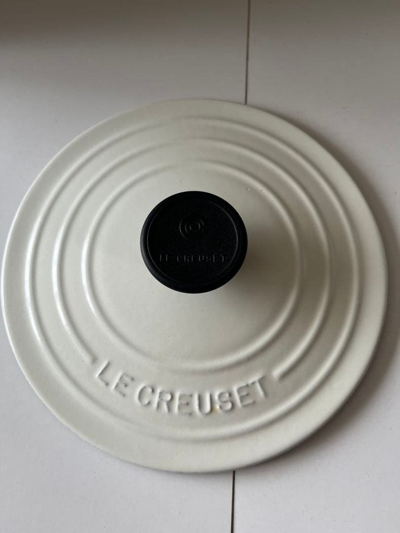 ルクルーゼ　ココットロンド　18cm ホワイト