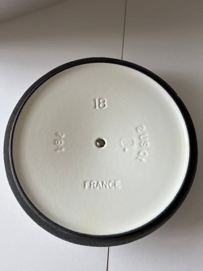 ルクルーゼ　ココットロンド　18cm ホワイト