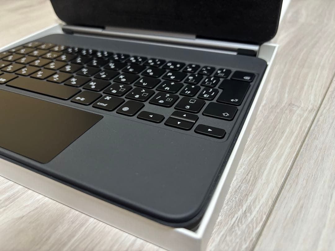 iPad 11インチ用 Magic Keyboard MXQT2J 日本語