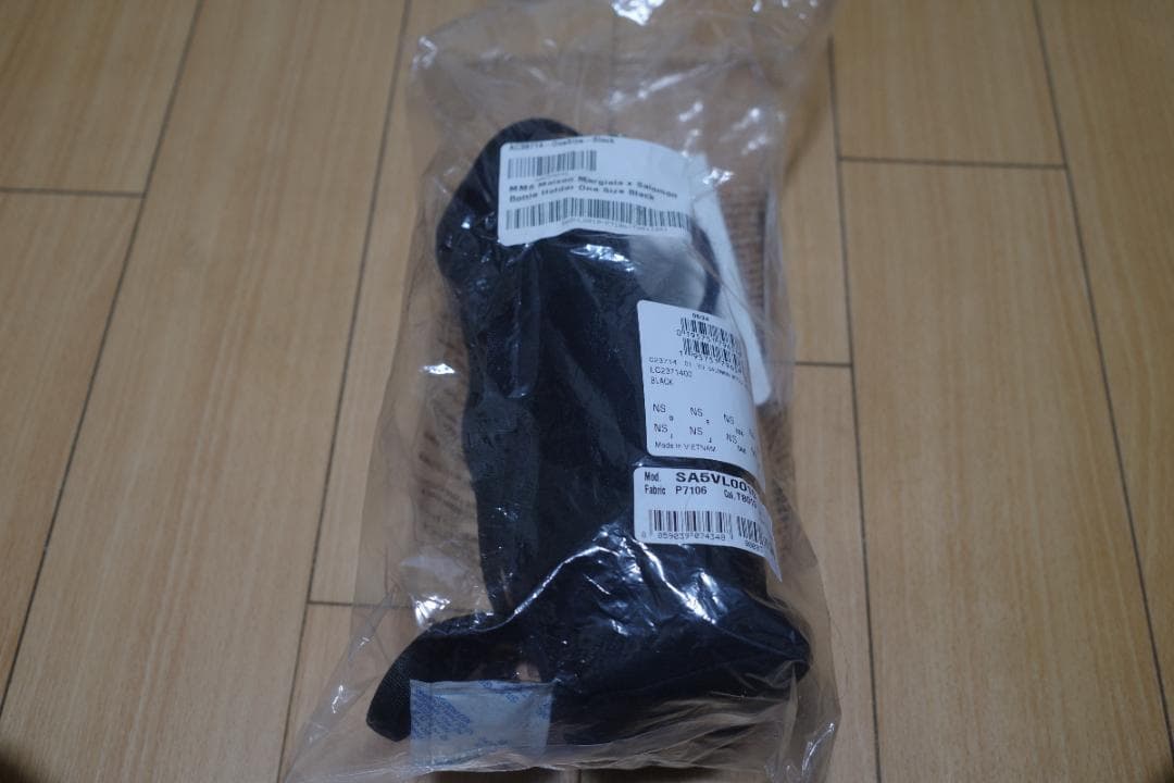 新品 人気コラボ MM6 x SALOMON ウォーターボトル& ホルダーバッグ