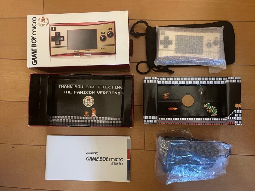 値下！ゲームボーイミクロ GAMEBOY micro 20周年　ファミコンカラー