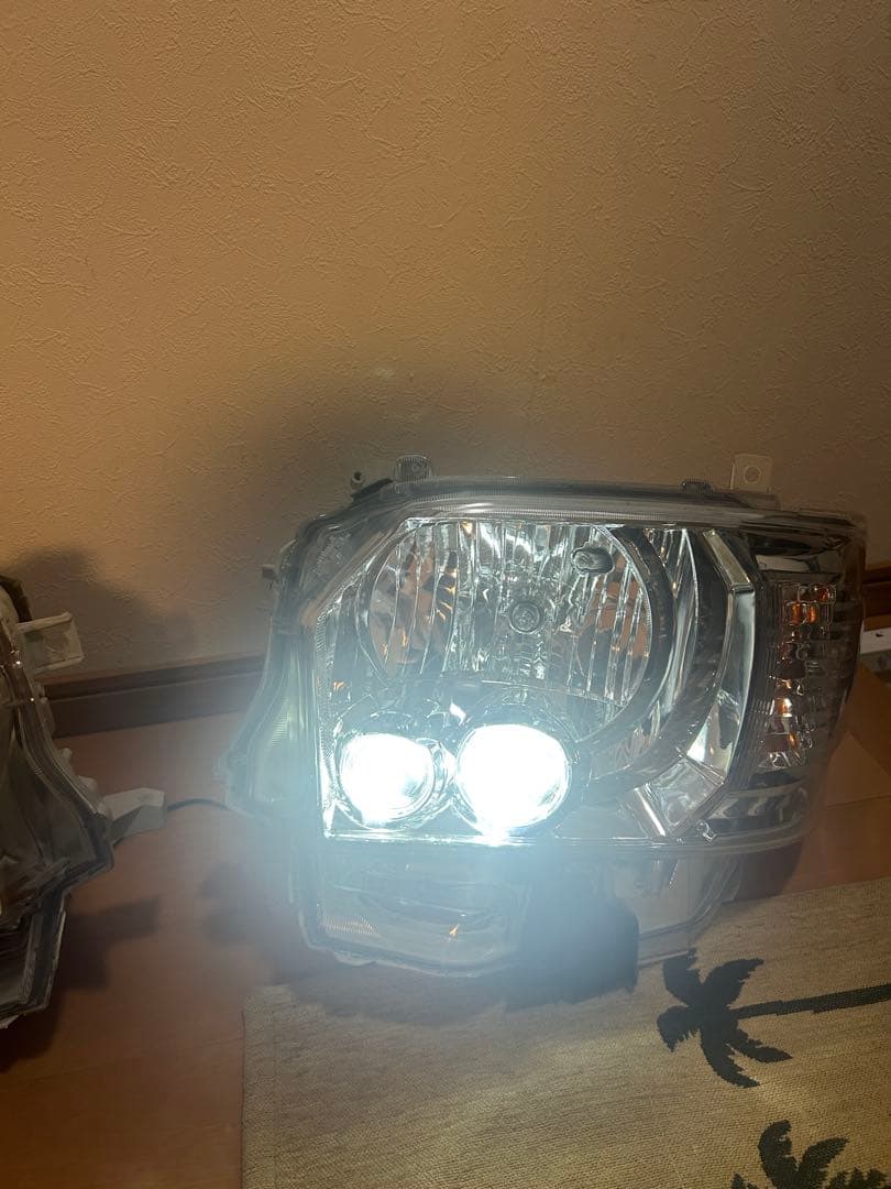 ハイエース　レジアス　4型 ＬＥＤヘッドライト 社外　美品　動作確認済み！