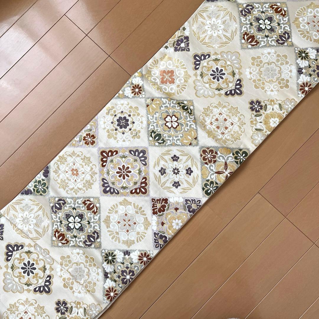 袋帯 西陣錦織 正絹 菱文 松竹梅 桐 菊など ベージュ系 控えめ金 長尺 美品