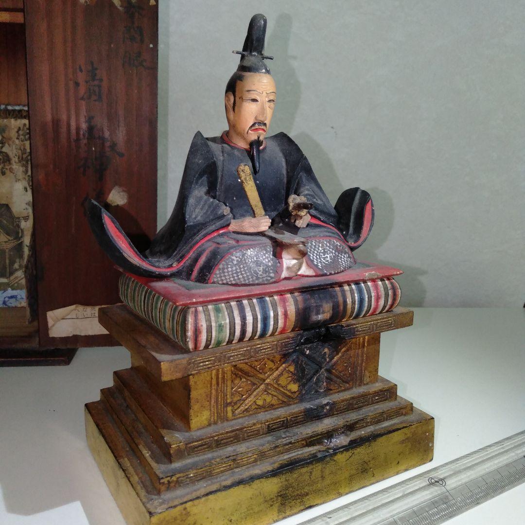 武士の置物　木製　扉付き木製箱付き １体