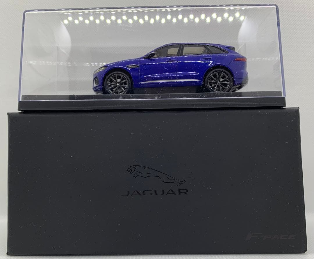 Jaguar 特注Special BOX入り1/43 ジャガー F-PACE