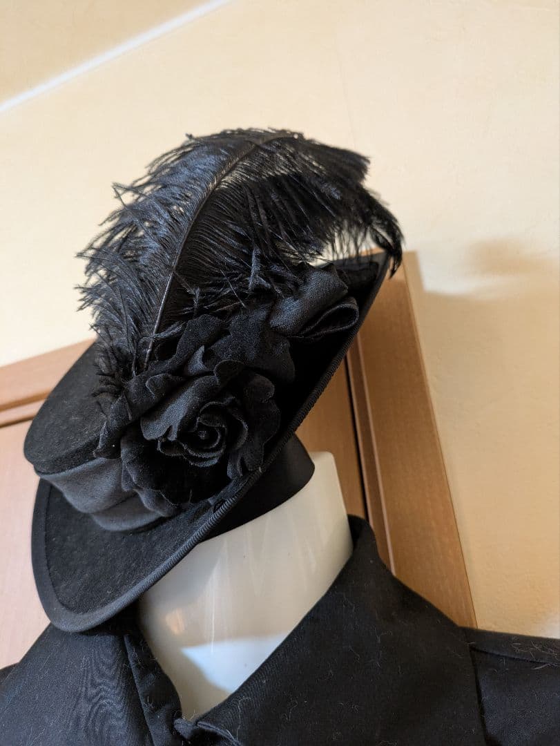 triple fortune フェザー付き黒帽子