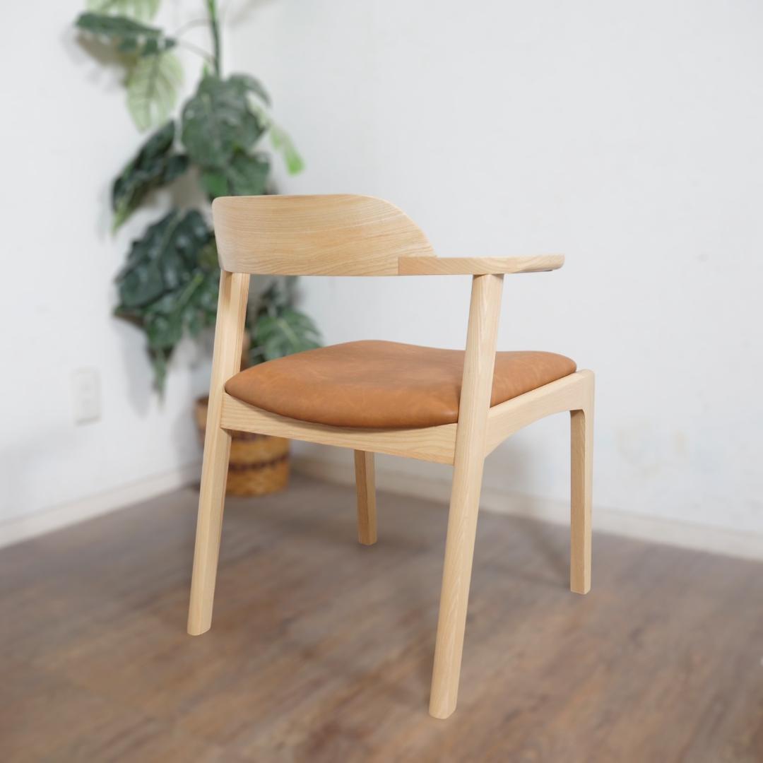1脚【新品】天然木　ダイニングチェア　北欧　韓国　スタイリッシュ　アウトレット