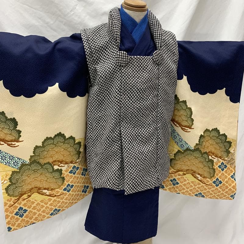 601ab4□七五三 三歳 男児 着物&被布 五つ紋 鷹 城 濃紺□美品