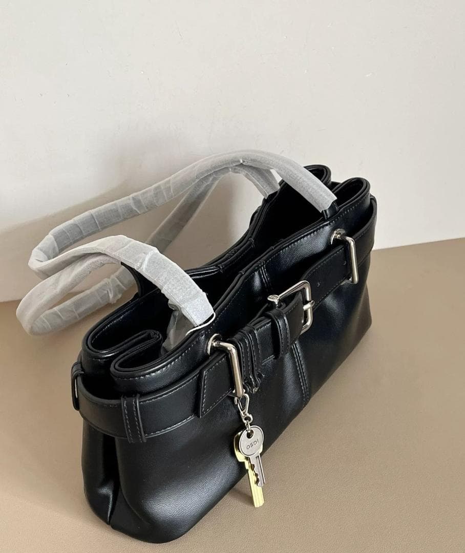 美品✨ OSOI SHOULDER BROCLE バッグ