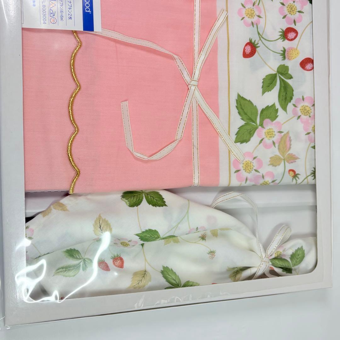 美品　 インテリアクロス　ナプキン２枚　ワイルドストロベリー