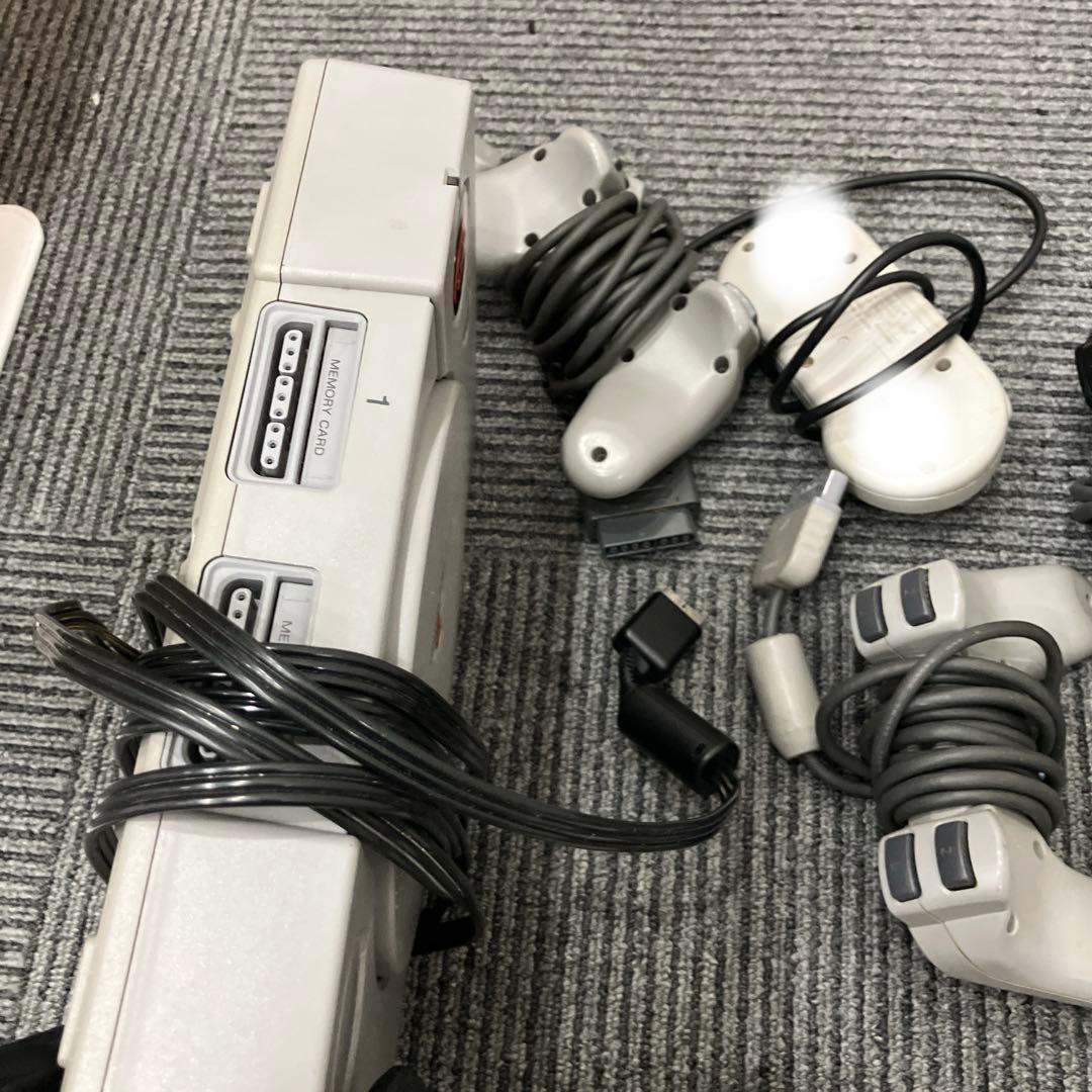 古いゲーム機本体とソフト