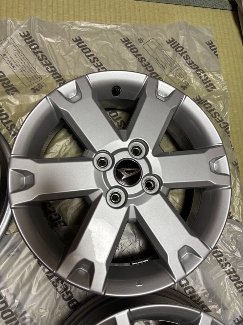 クリサ様用②【美品】ダイハツタフト 15インチ純正アルミホイール4本セット