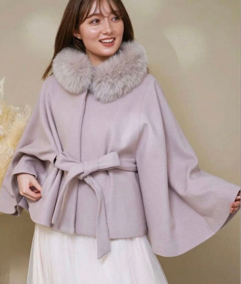 ノエラ Noela 衿ファー付ポンチョコート ケープコート