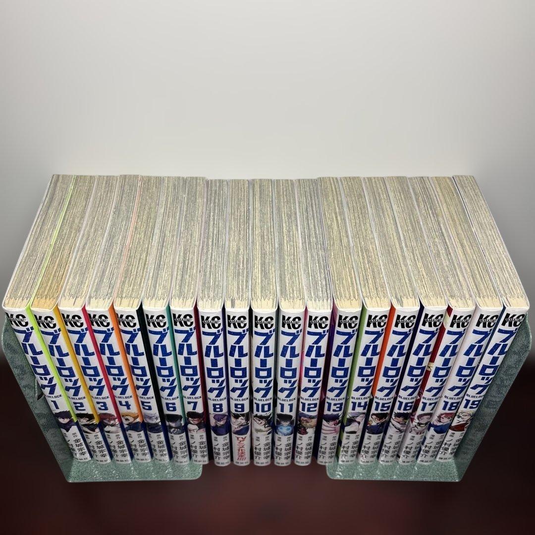 ブルーロック 1〜36巻 全巻セット キャラクターブック 表参道 原宿 関連本付
