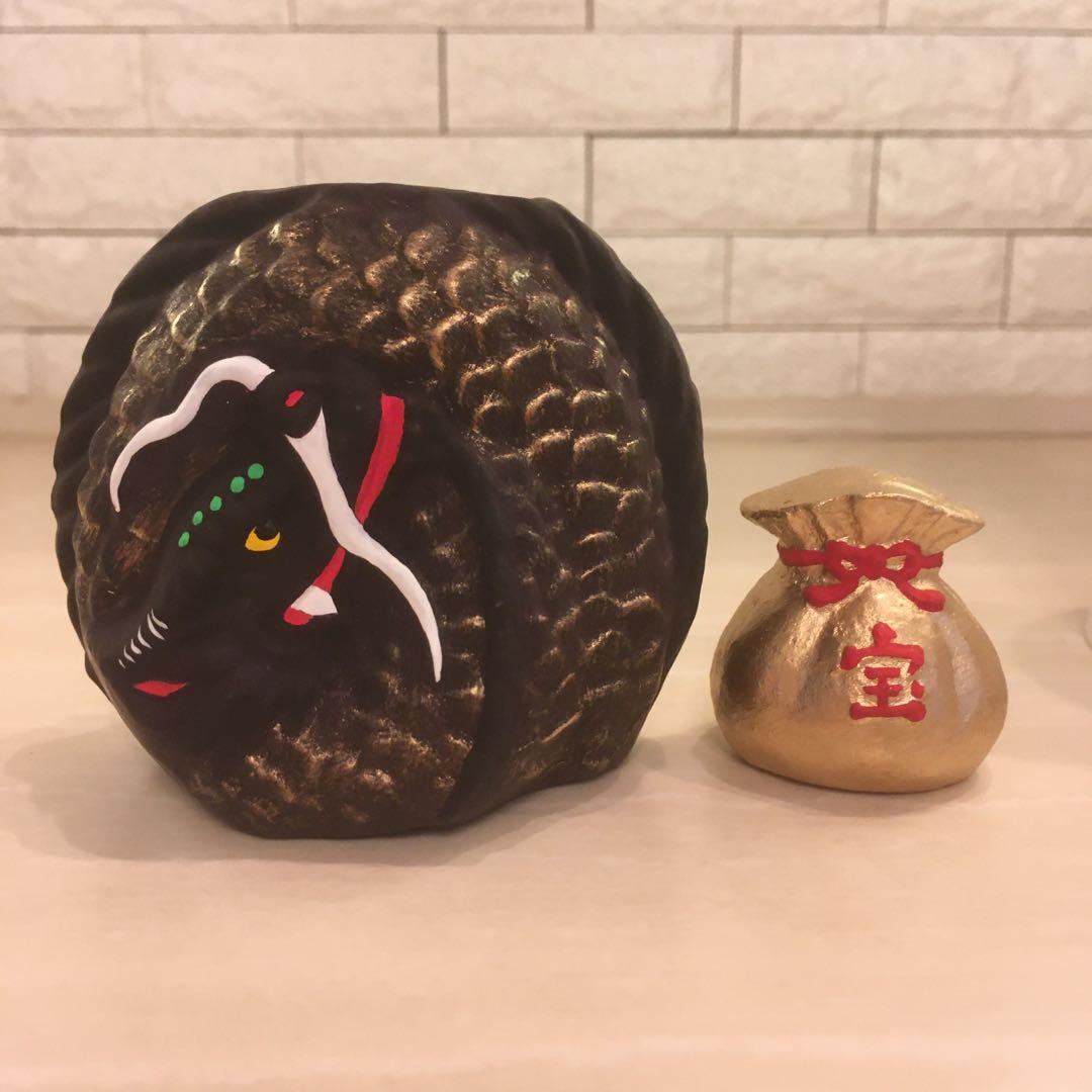 干支　辰の置物　金色の宝の巾着袋