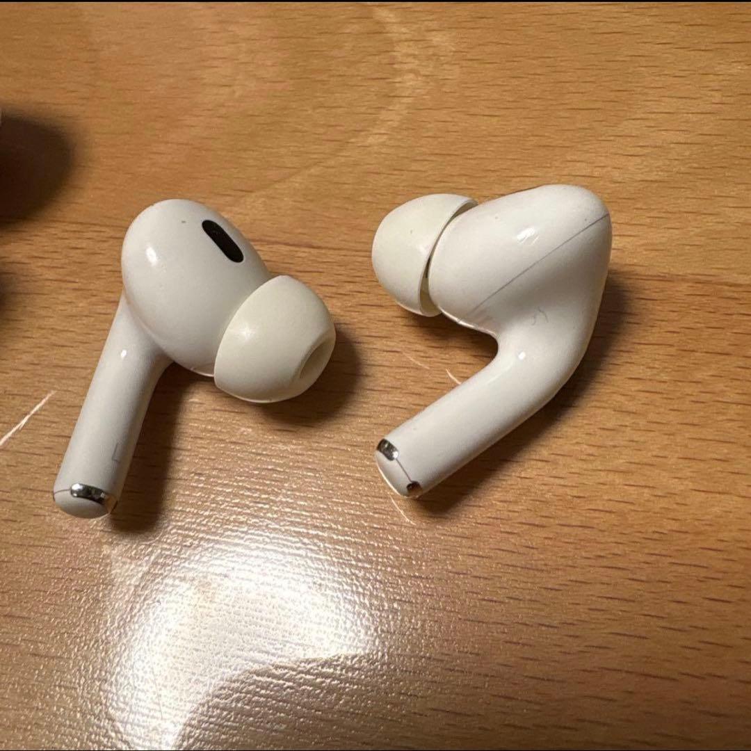 AirPodsPro第二世代 本体 ホワイト 充電ケース付き