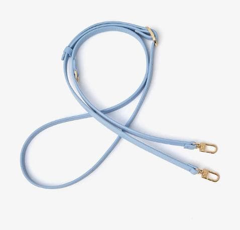 【iPhone 13 Pro 用】CUSTYPE ハートデザインキット ブルー