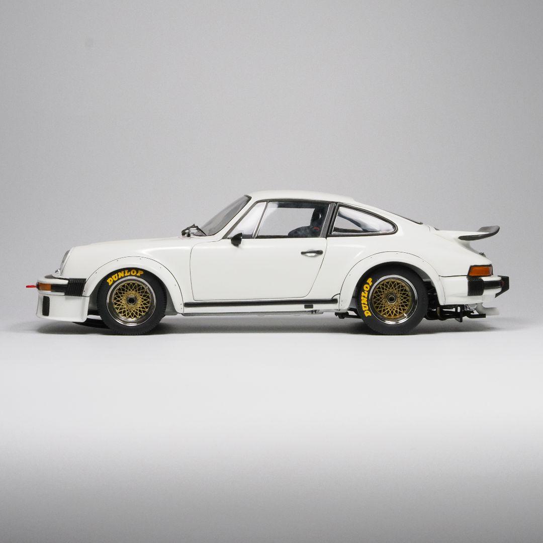 エグゾト 1/18 ポルシェ934RSR ホワイト EXOTO