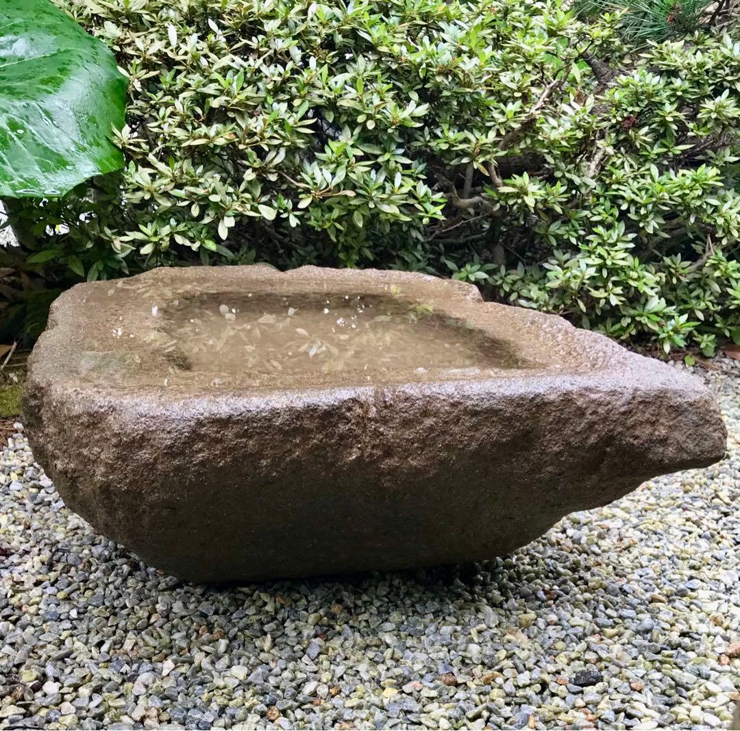 野草の葉型水鉢・向鉢・蹲・オブジェ・庭石・ガーデニング・バードバス・石鉢