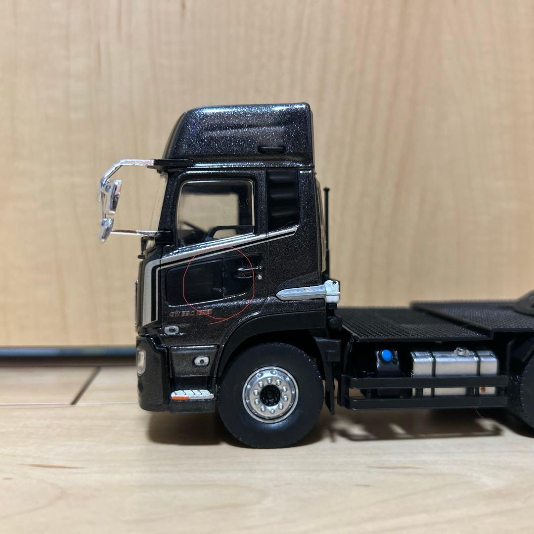 UDトラックス　クオン　トラレーラーヘッド 1/43 非売品　ラスト1個