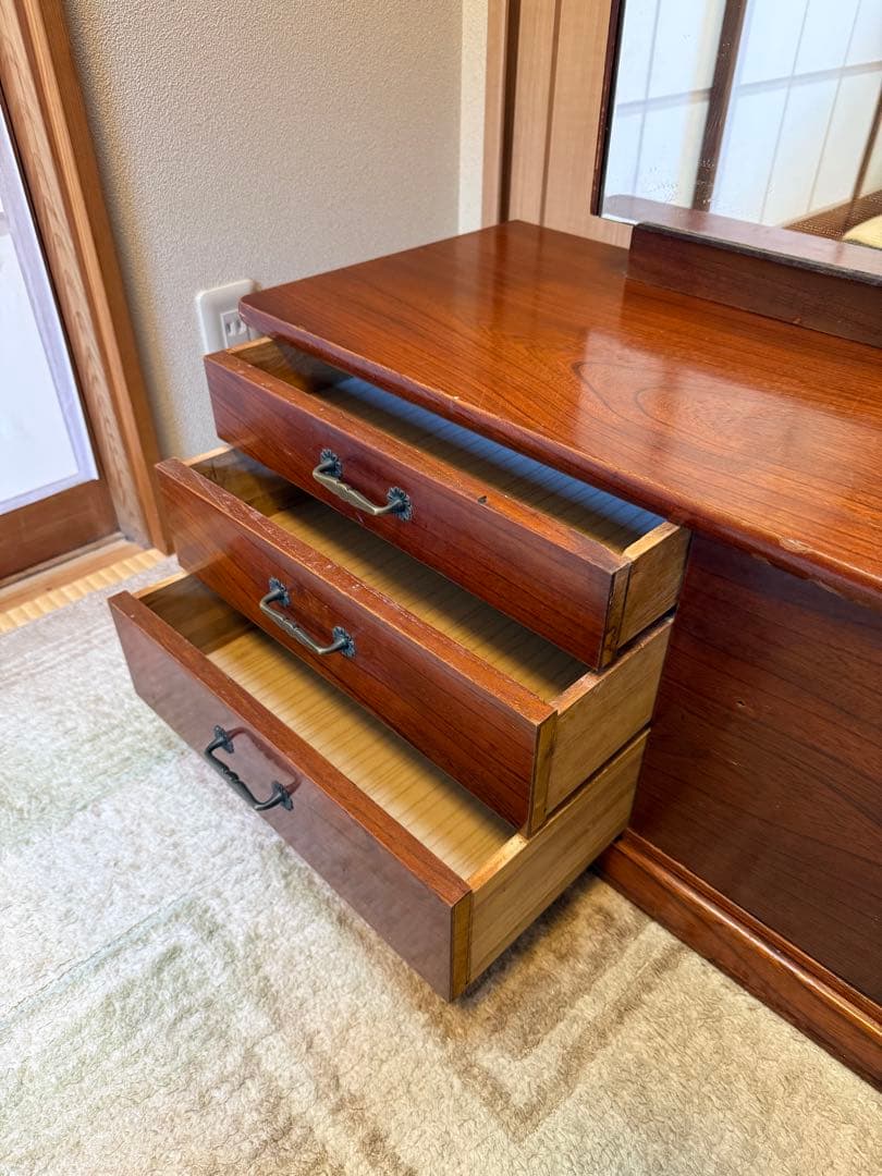 【送料込み】木製ドレッサー・鏡台 大きめ鏡 3引き出し