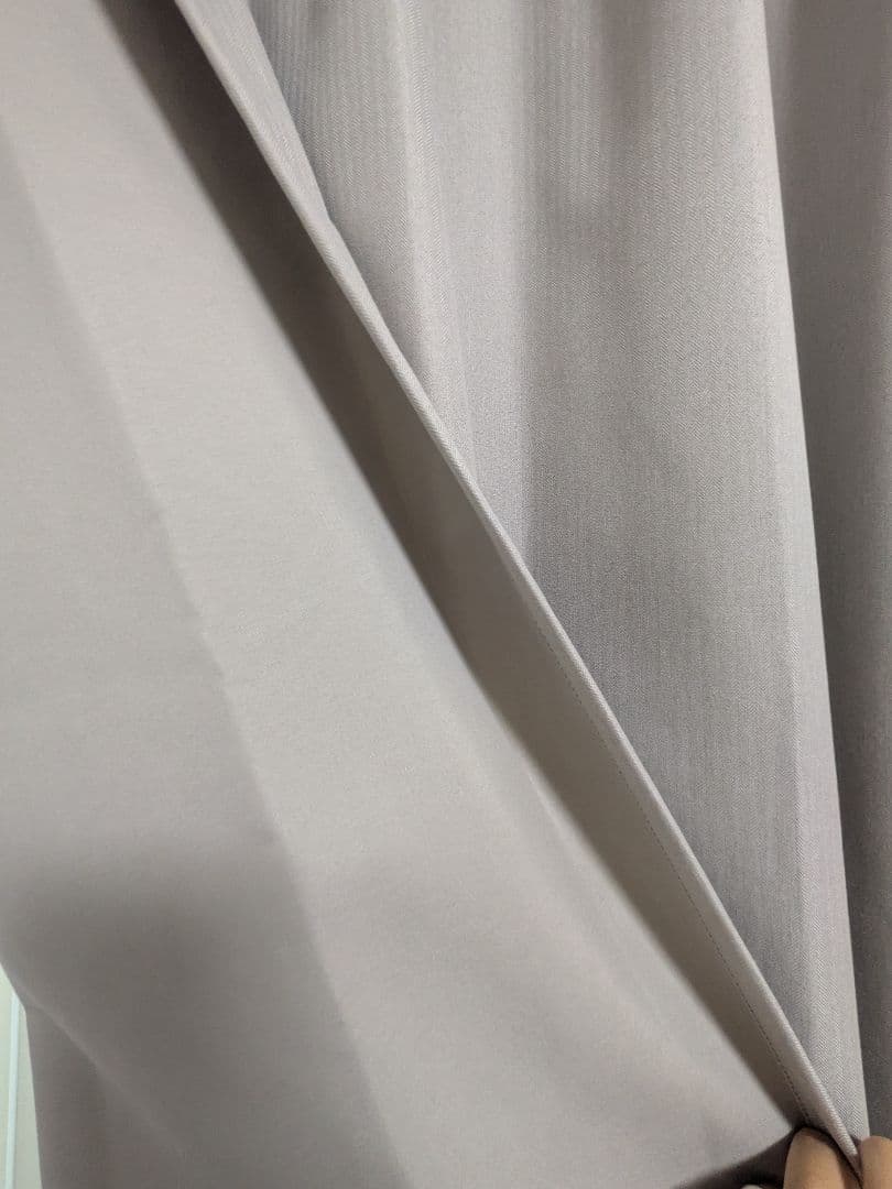 【新品未使用】花柄刺繍レースつきカーテン_完全遮光/遮熱遮断/防音/形状記憶