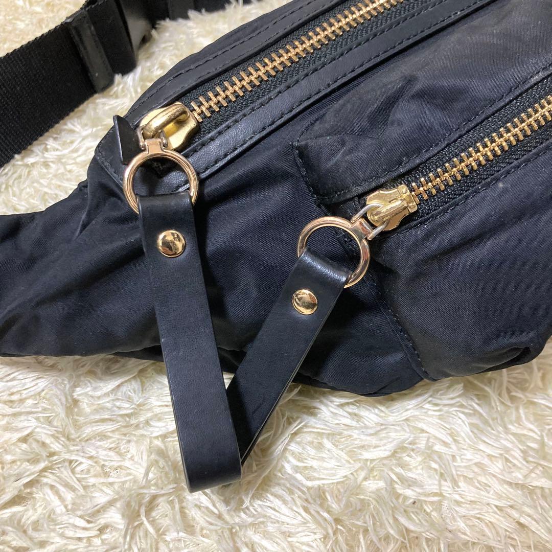 【美品】トリーバーチ ペリー ボディバッグ ナイロン ブラック クロスボディ