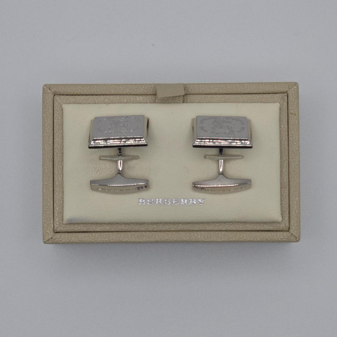 バーバリーのメンズカフスボタン（スターリングシルバー）
