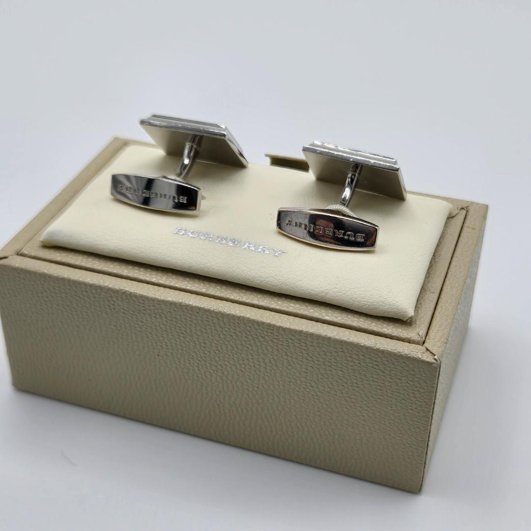 バーバリーのメンズカフスボタン（スターリングシルバー）