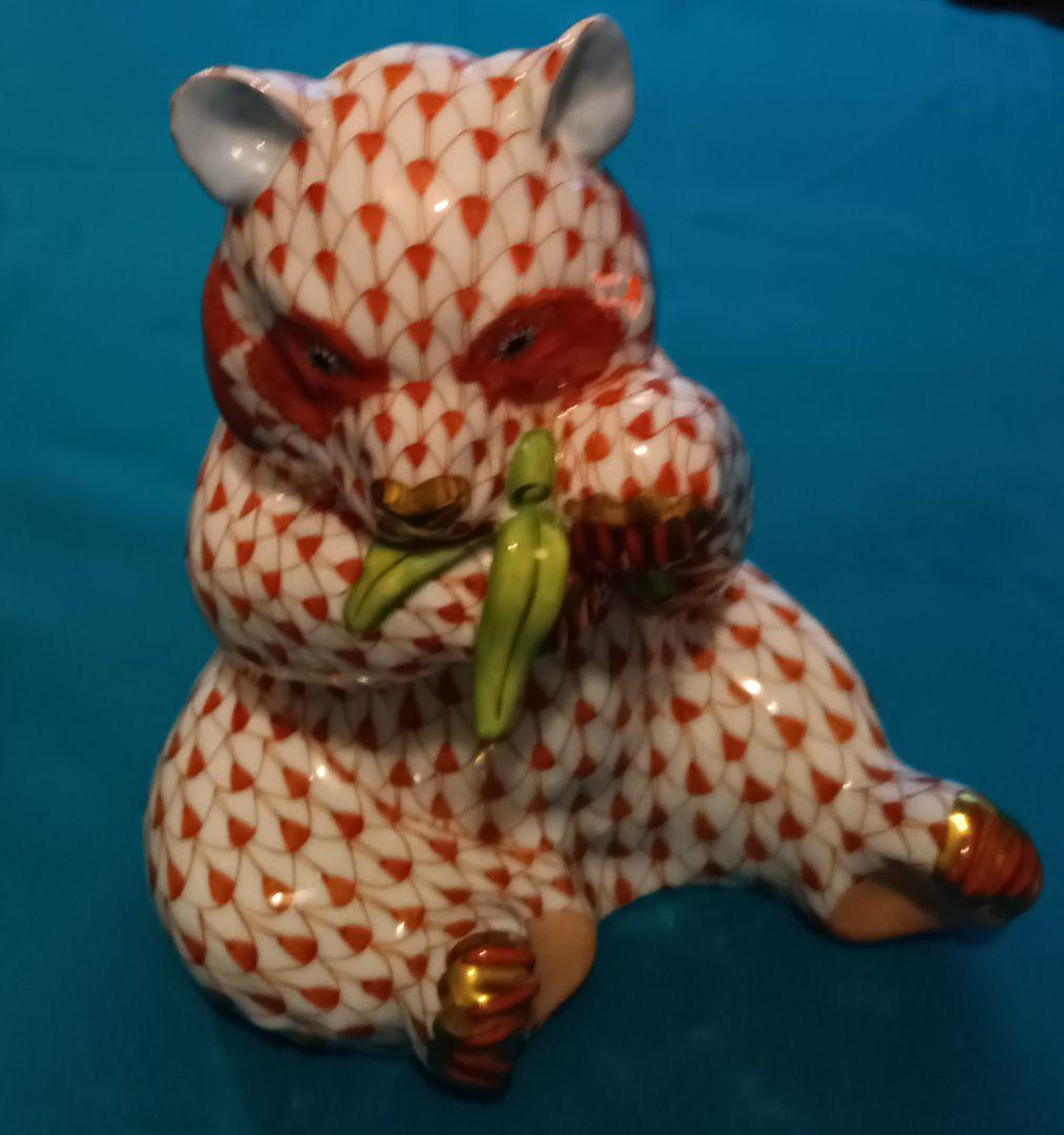 【HEREND】ヘレンド　動物シリーズ　笹を食すパンダ　ハンドペイント　磁器製
