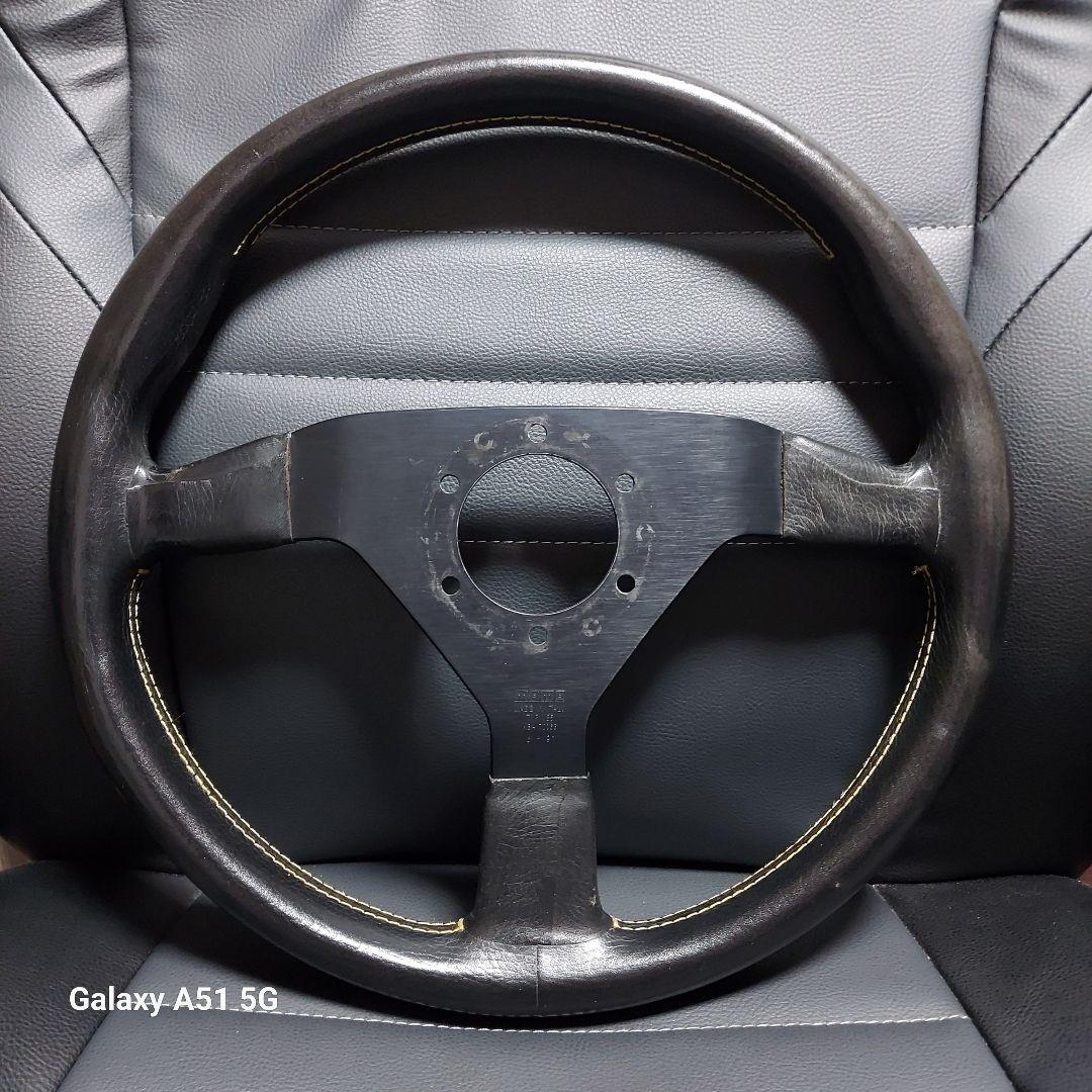 MOMO ステアリング 3スポーク ブラック