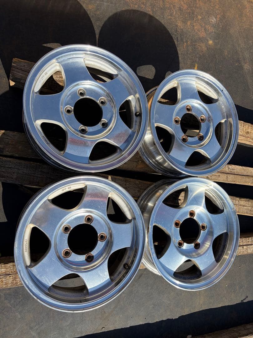 ジムニー　ja11純正　エンケイ16インチ アルミ　逆履きjb23 jb64