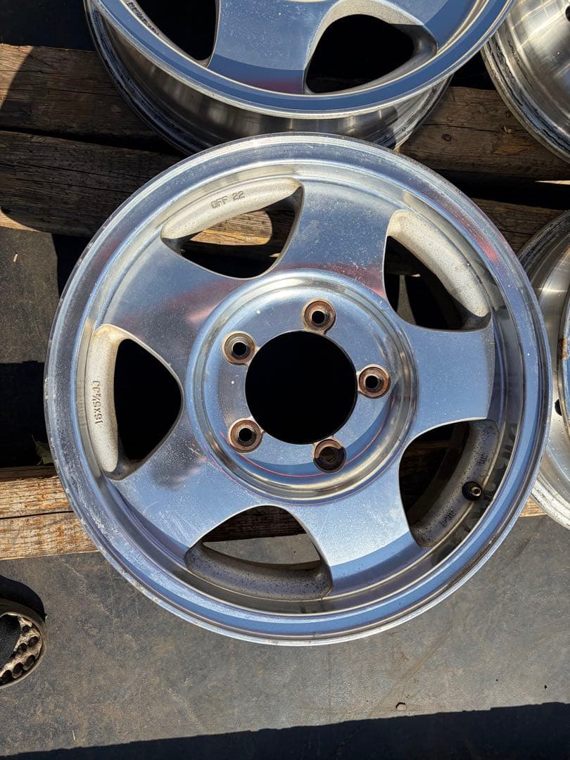 ジムニー　ja11純正　エンケイ16インチ アルミ　逆履きjb23 jb64