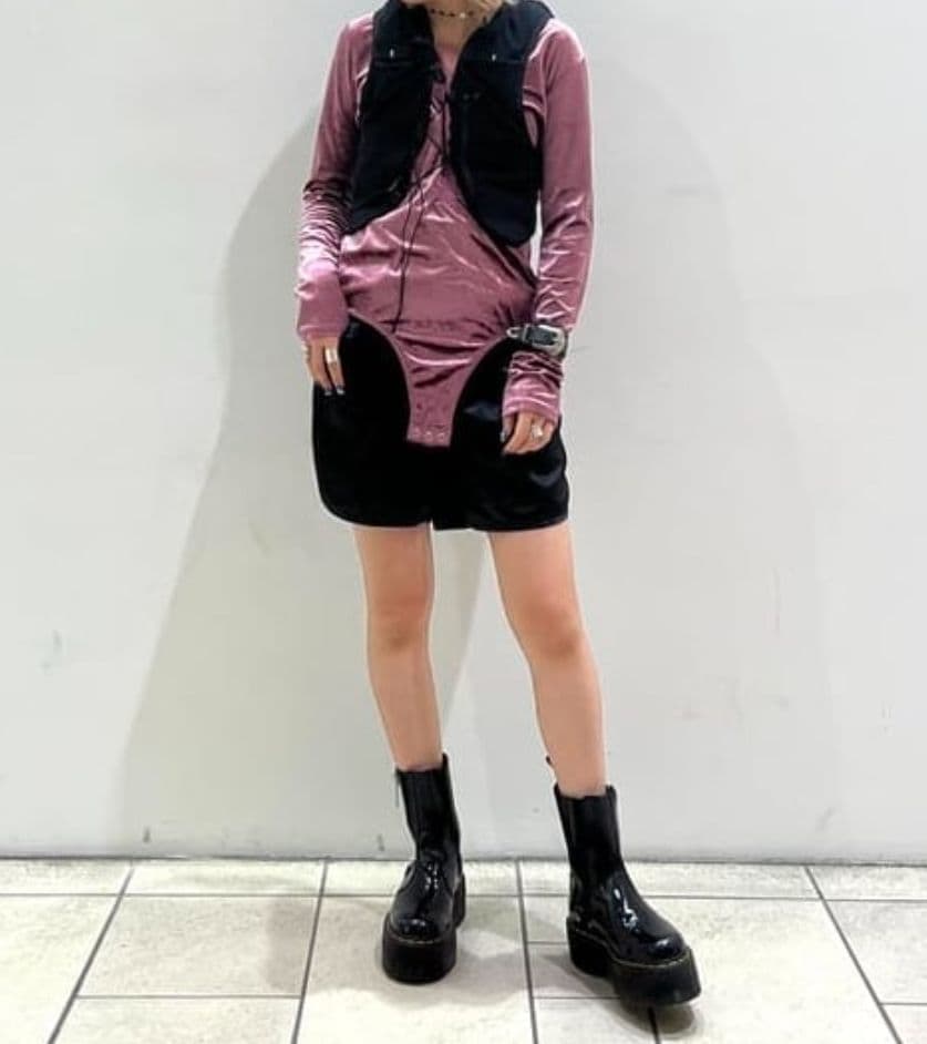 均一セール❗️新品♥Chika Kisada チカキサダ　ベロアトップス　ピンク