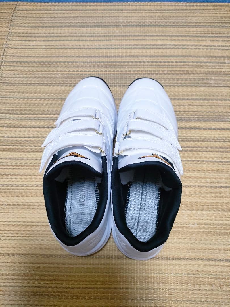 ミズノプロ　クッションレボプロトレーナー（27㌢）