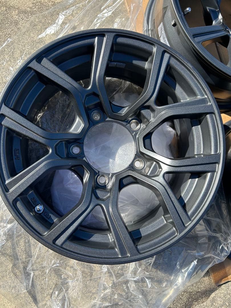 ジムニーシエラ　社外ホイール15インチ　引き取り限定　15×6J ガンメタ