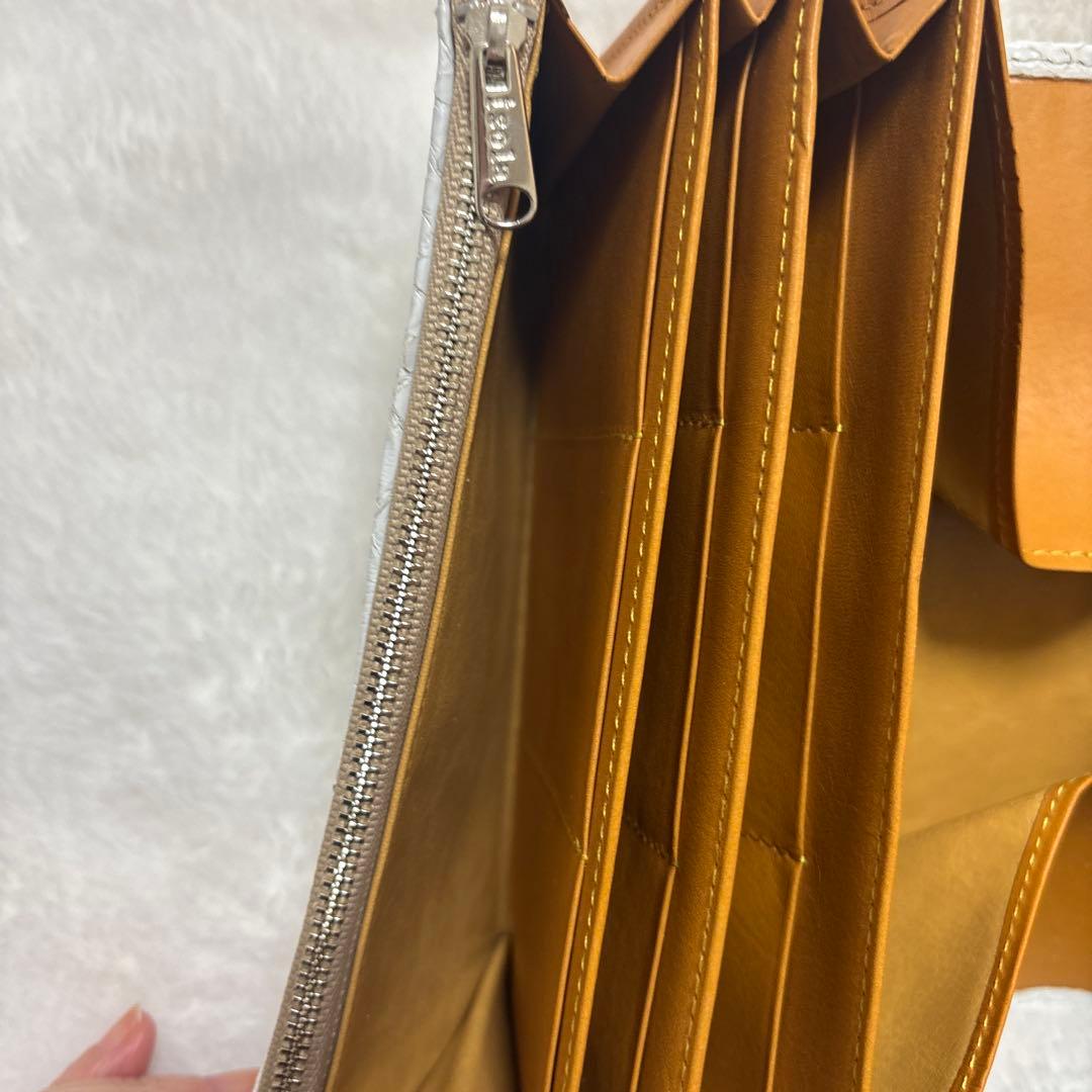 アイソラ　パイソン　限定マットホワイト　ギャルソン財布