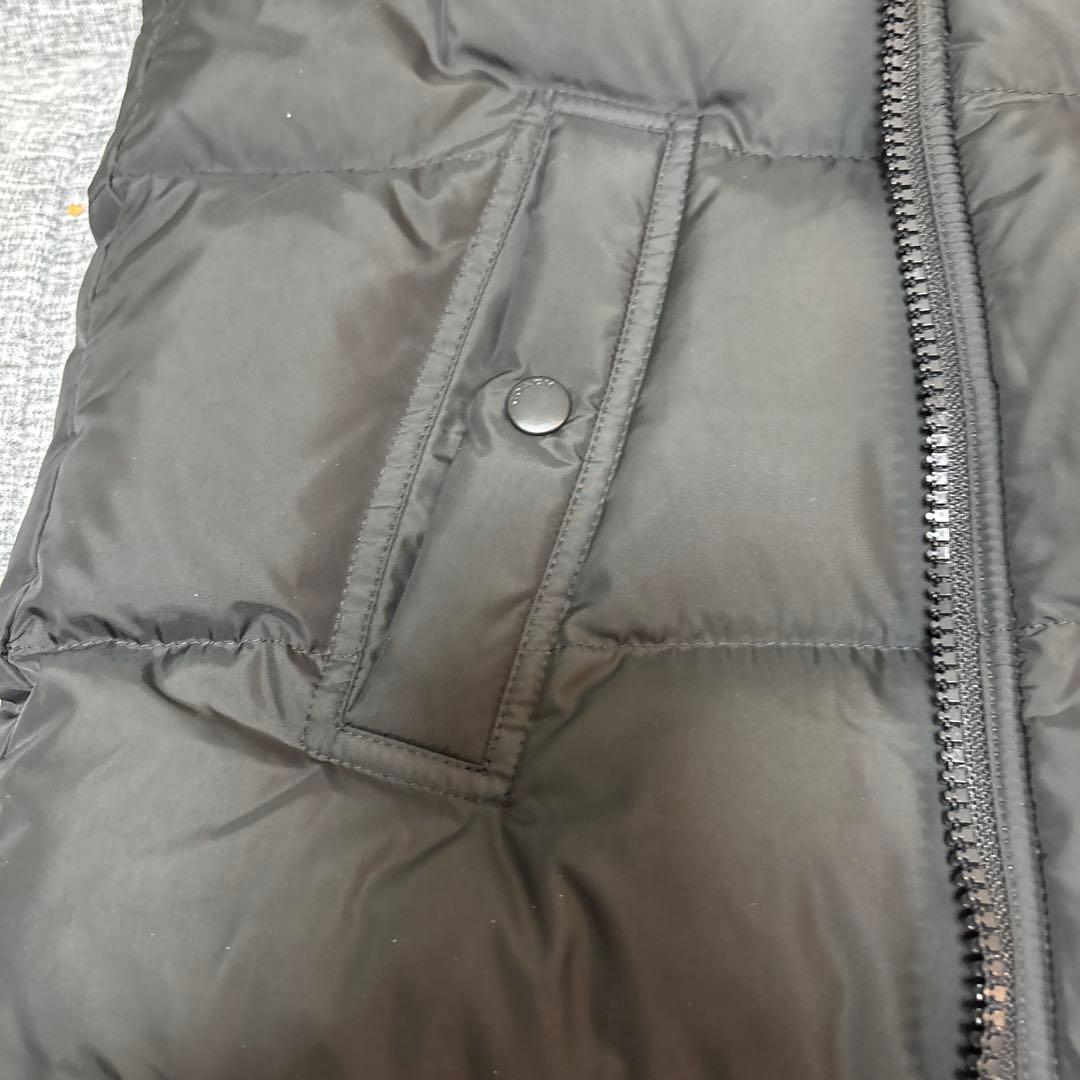 [美品]コーチ　ロゴ入りダウンベスト