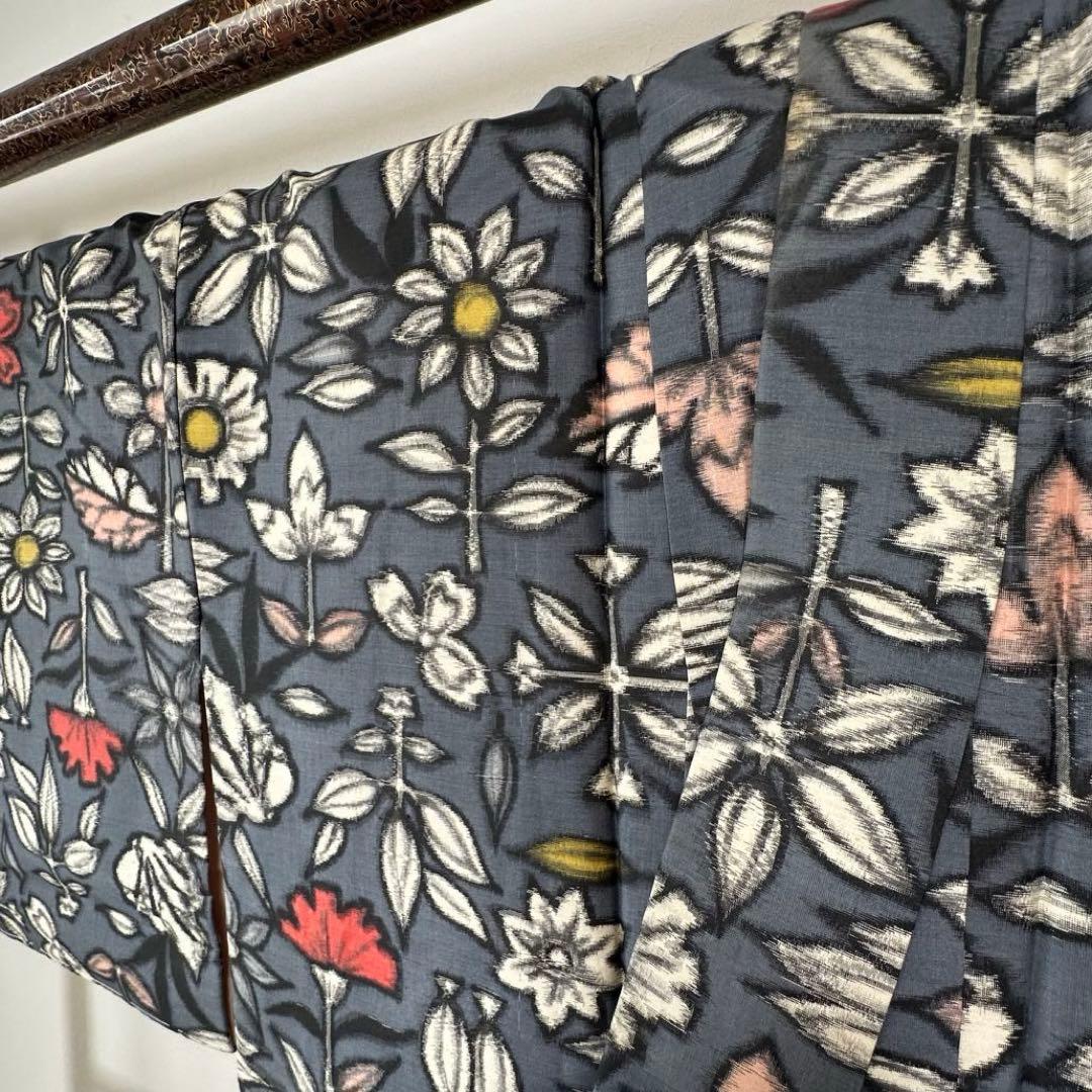 しつけ付　正絹　袷　着物　和装　銘仙　グレー　花柄 レトロ 153 アンティーク