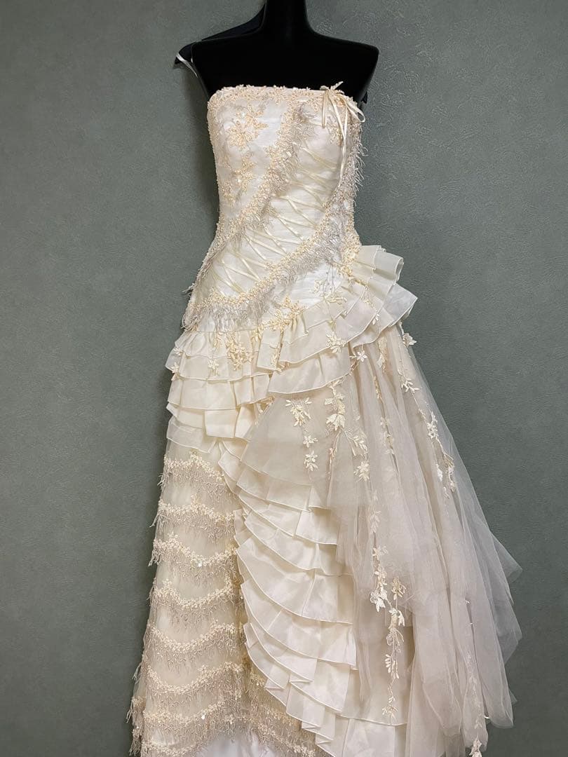 ウエディングドレス　7-11T 幸和ベルセゾン　フリル　ベージュ　アシンメトリー