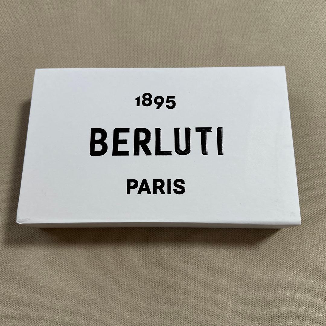 ベルルッティ☆高級ハンカチーフ☆新品未使用☆上質な肌触り☆
