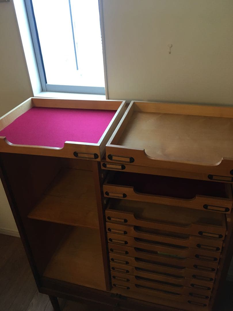 デンマーク　ビンテージ　脚付き蛇腹キャビネット　マホガニー　北欧ビンテージ