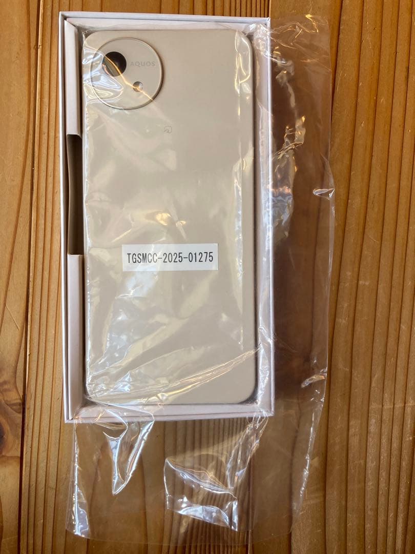 新品　SHARP AQUOS wish4 SH-M27 ホワイト