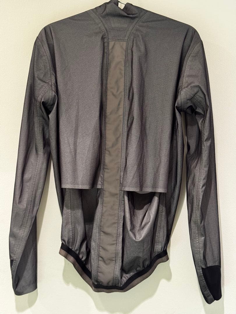 究極軽量レインジャケットASSOS SchlossHund EQUIPE RS